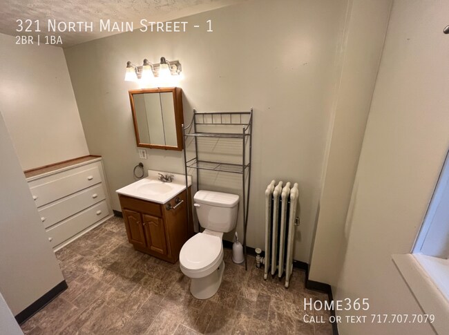 Building Photo - Cozy Two Bedroom, 1 Bathroom Available Now!