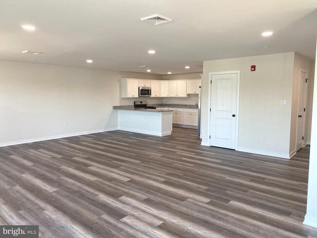 Building Photo - 3864 Ridge Pike