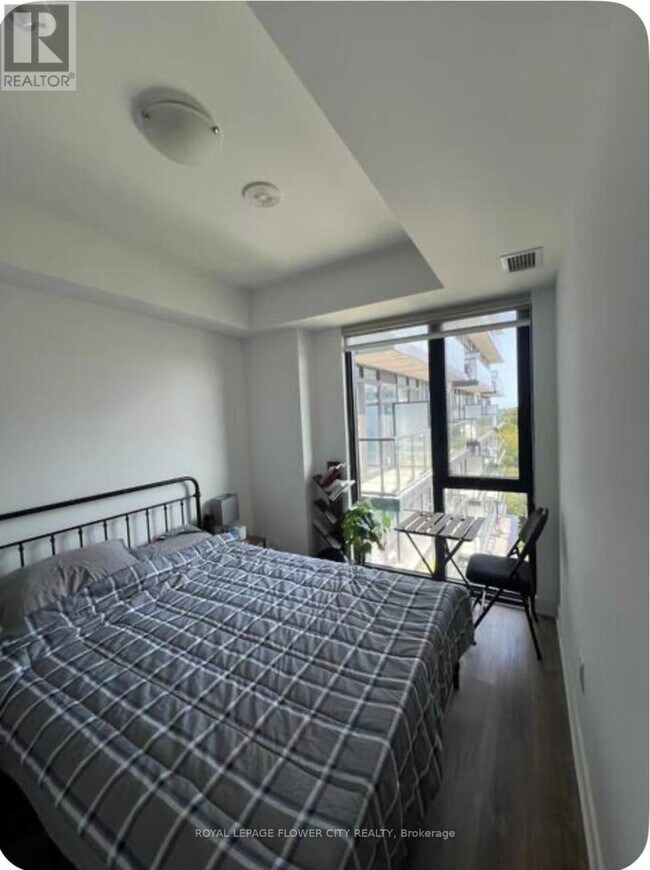 Photo du bâtiment - 86 Dundas St E