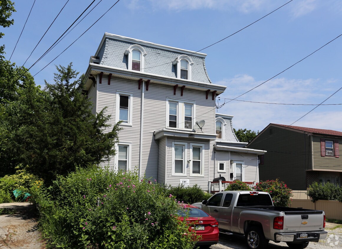 Foto del edificio - 1028 Coates St