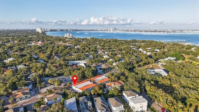 Building Photo - 5601 Bayshore Blvd