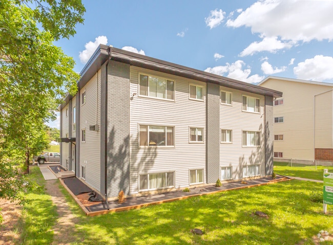 Building Photo - Michael Manor