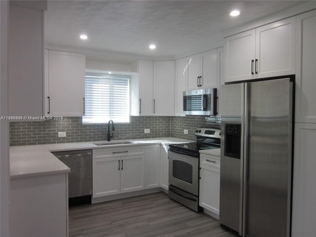 Foto del edificio - 7571 Pierce St