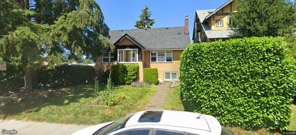 Building Photo - 481 W 19th Ave