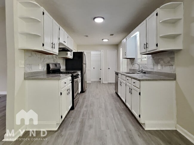 Building Photo - 5890 Homestead Cir