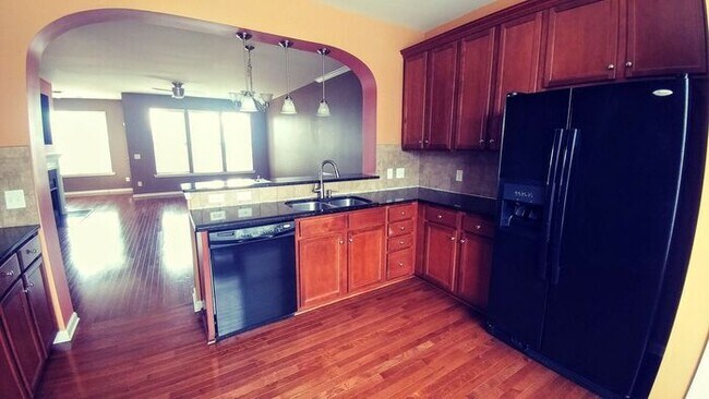 Building Photo - 886 Windy Falls Dr
