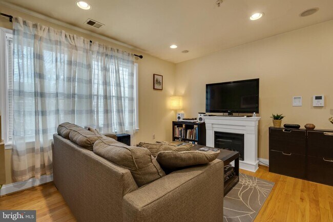 Foto del edificio - 617 Jefferson St NW