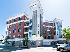 Building Photo - 70 Prospect St