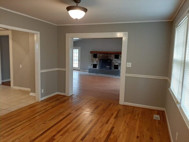 Foto del edificio - 105 Travis St