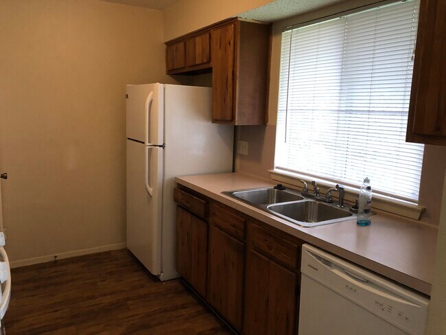 Foto del edificio - 4504 Dorsett Oaks Cir