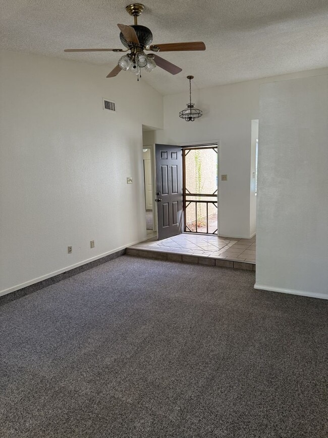 Building Photo - Sunset Mesa Townhouse for Rent