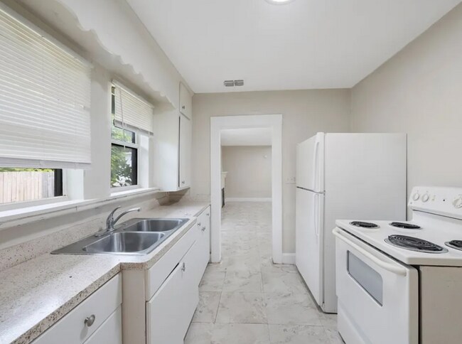 Foto del edificio - 235 35th St S