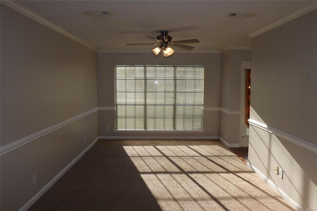 Foto del edificio - 760 N Burbank Dr
