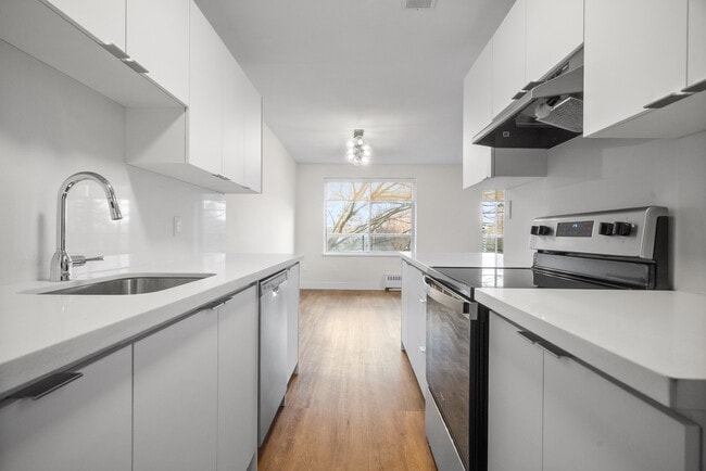 Photo du bâtiment - 329 The West Mall