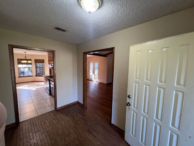 Building Photo - Pensacola - Windermere - 3 Bedroom, 2 Bath...