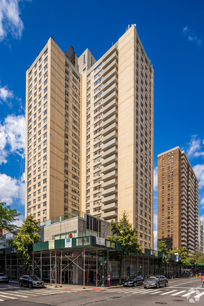 Building Photo - 100 West