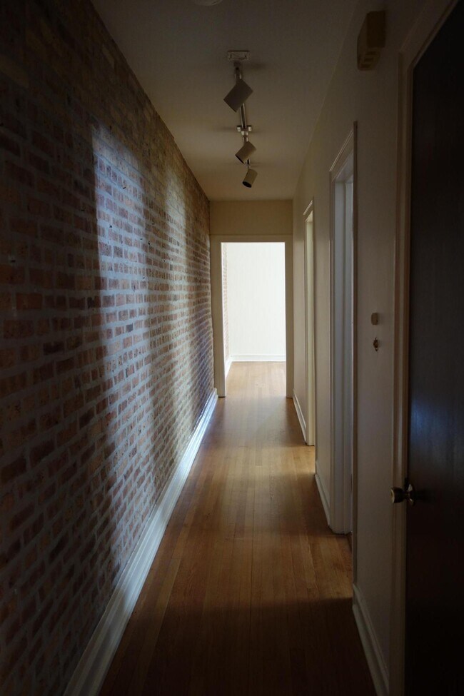 Hallway - 6629 N Glenwood Ave
