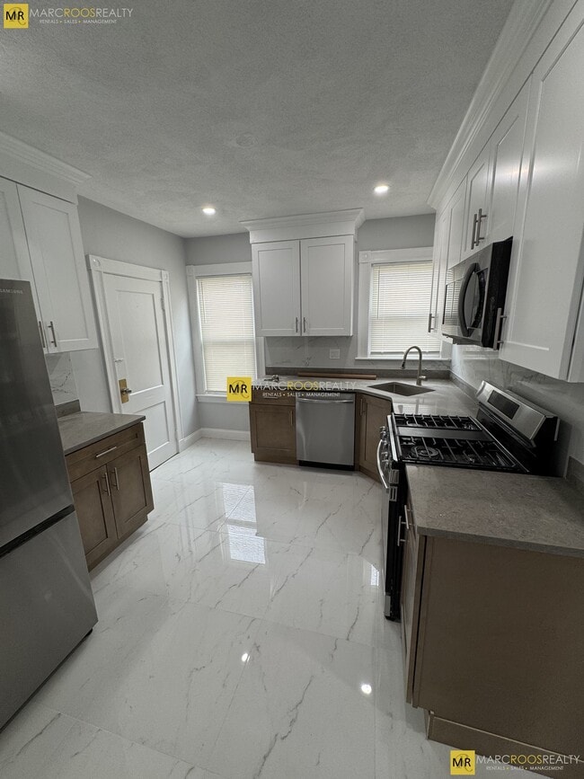 Building Photo - 14-16 Hamilton Rd