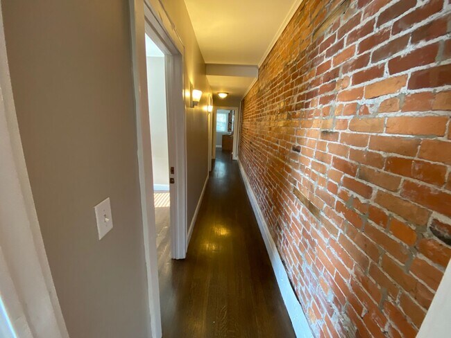 Foto del edificio - 56-58 W 10th Ave