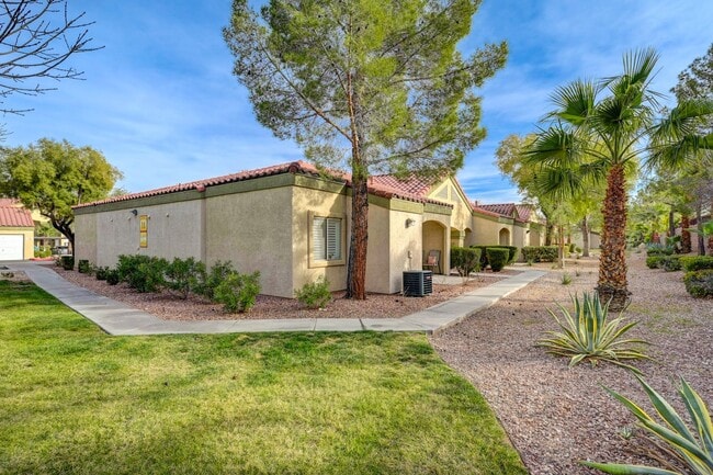 Building Photo - 7885 W Flamingo Rd
