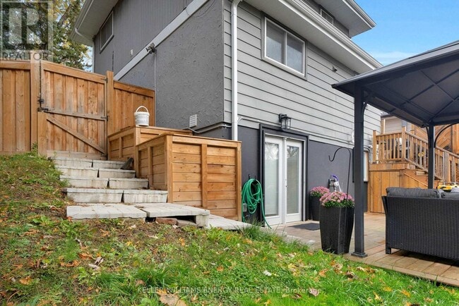 Building Photo - 458 Crestwood Dr