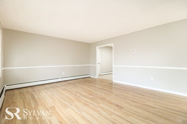 Building Photo - Come view this sweet home