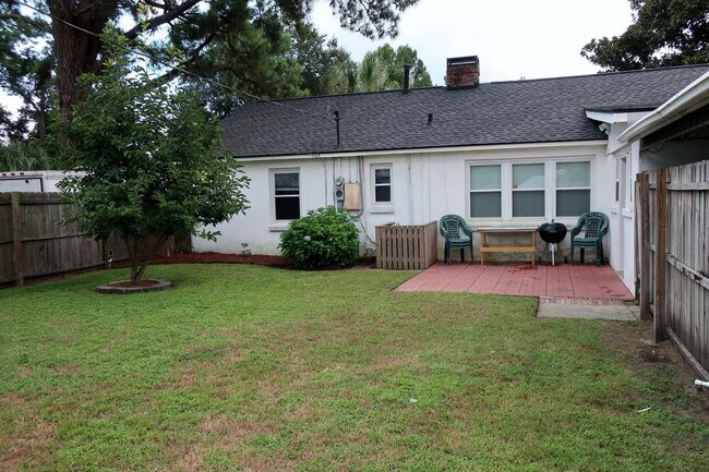 Foto del edificio - 2102 E 37th St