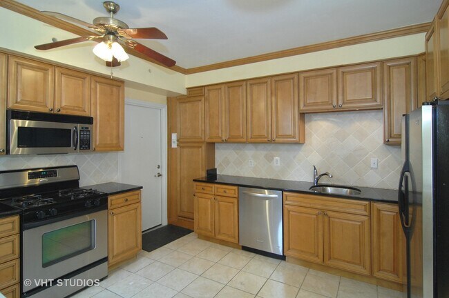 Foto del edificio - 2130 N Lincoln Park W