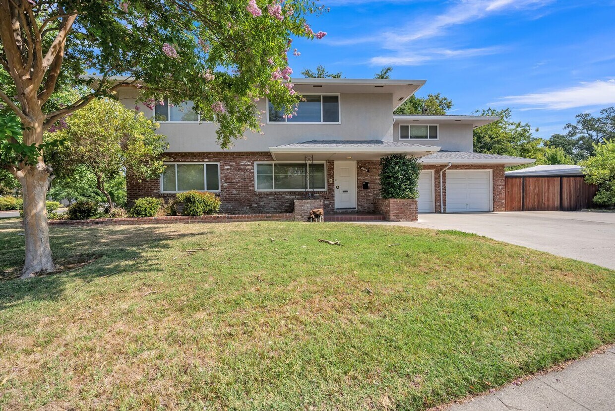 Foto principal - 4944 Crestwood Way