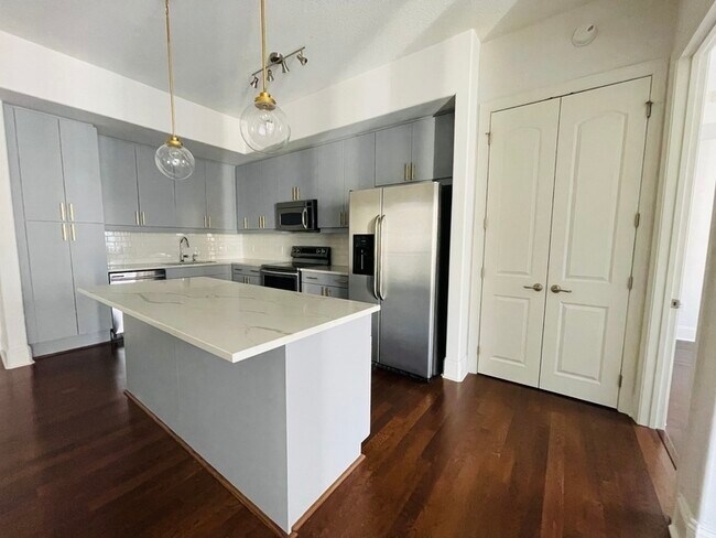 Foto del edificio - 4625 Piedmont Row Dr