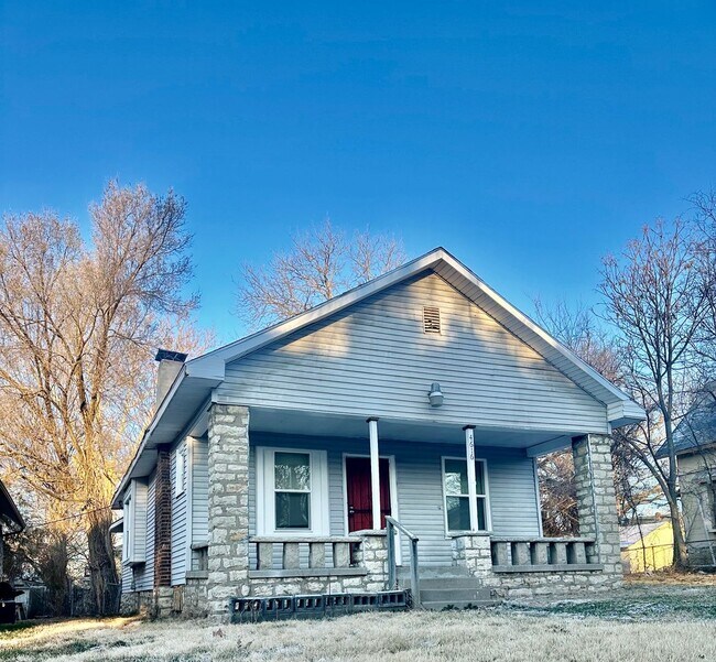 Building Photo - Cozy 2 Bedroom 1 Bath Home For Rent