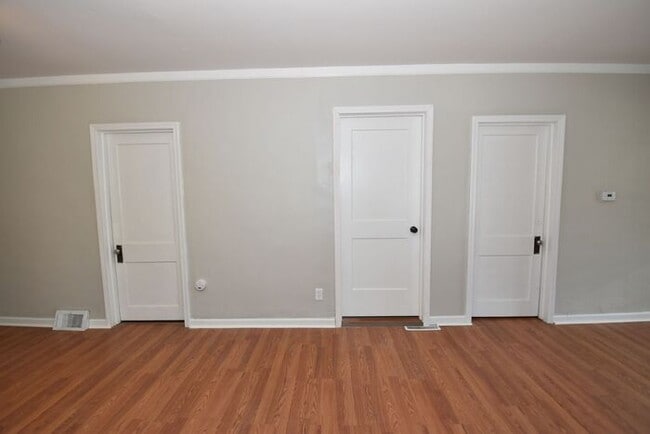Building Photo - Mishawaka- near Bethel University, shoppin...