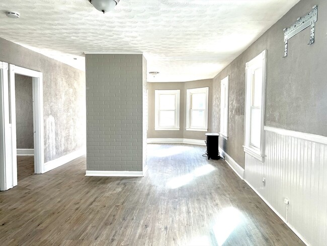 Building Photo - 155 Whitman St