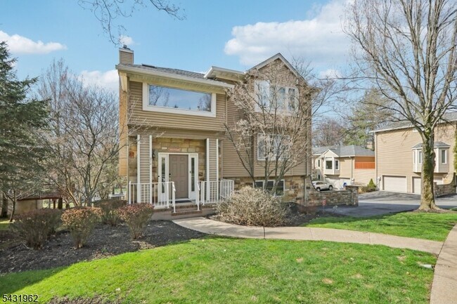 Building Photo - 210 Clarken Dr