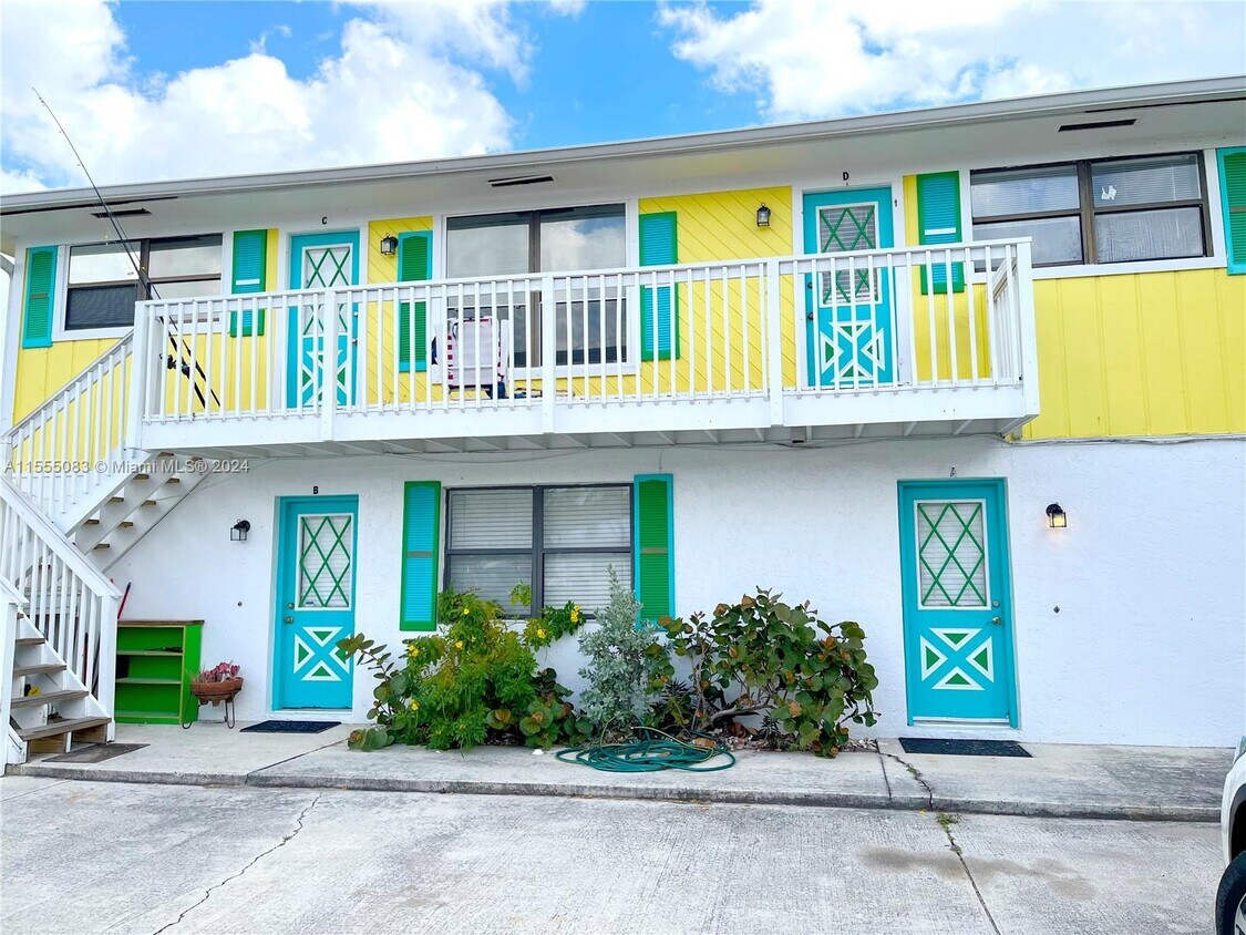 308 Hernando St Unit A, Fort Pierce, FL 34949 Room for Rent in Fort