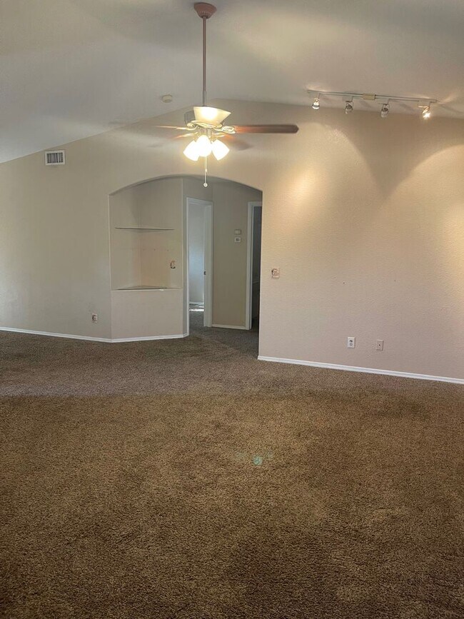 Foto del edificio - Unfurnished Full Time House