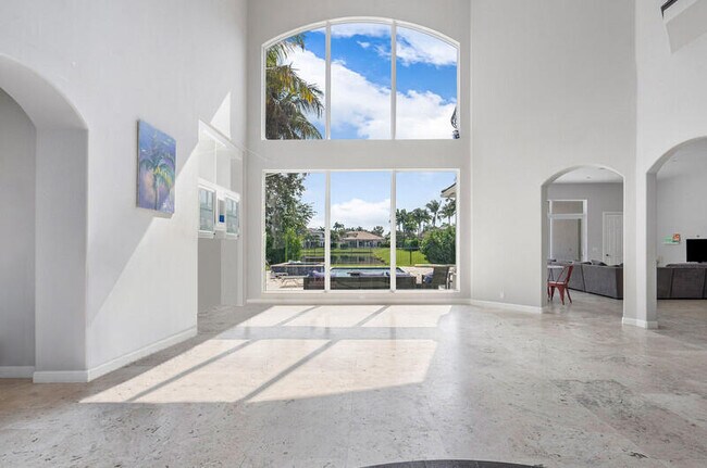 Foto del edificio - 16370 Vía Fontana