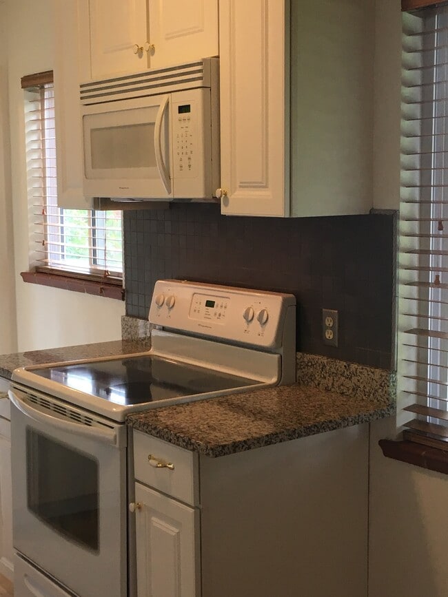 Foto del edificio - 3218 S Holly St