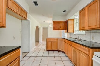 Building Photo - 9526 Balsam Ln