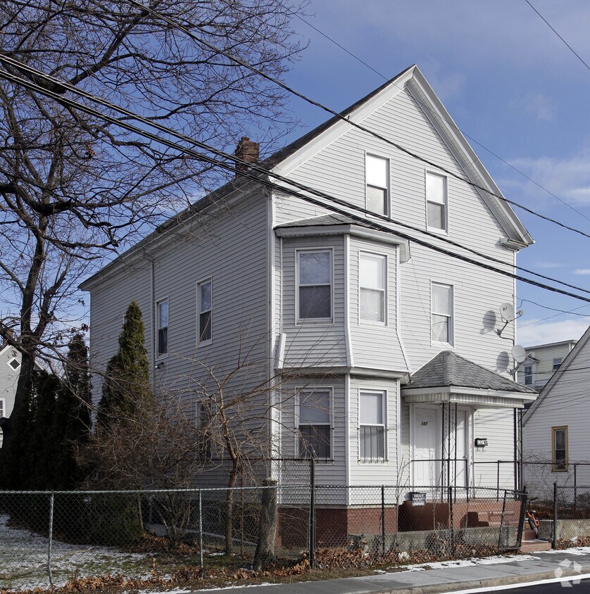 Foto del edificio - 135 Benedict St