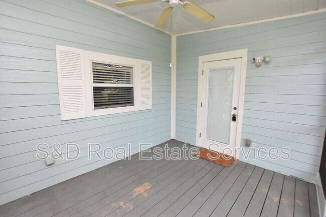 Building Photo - 928 E Valencia St