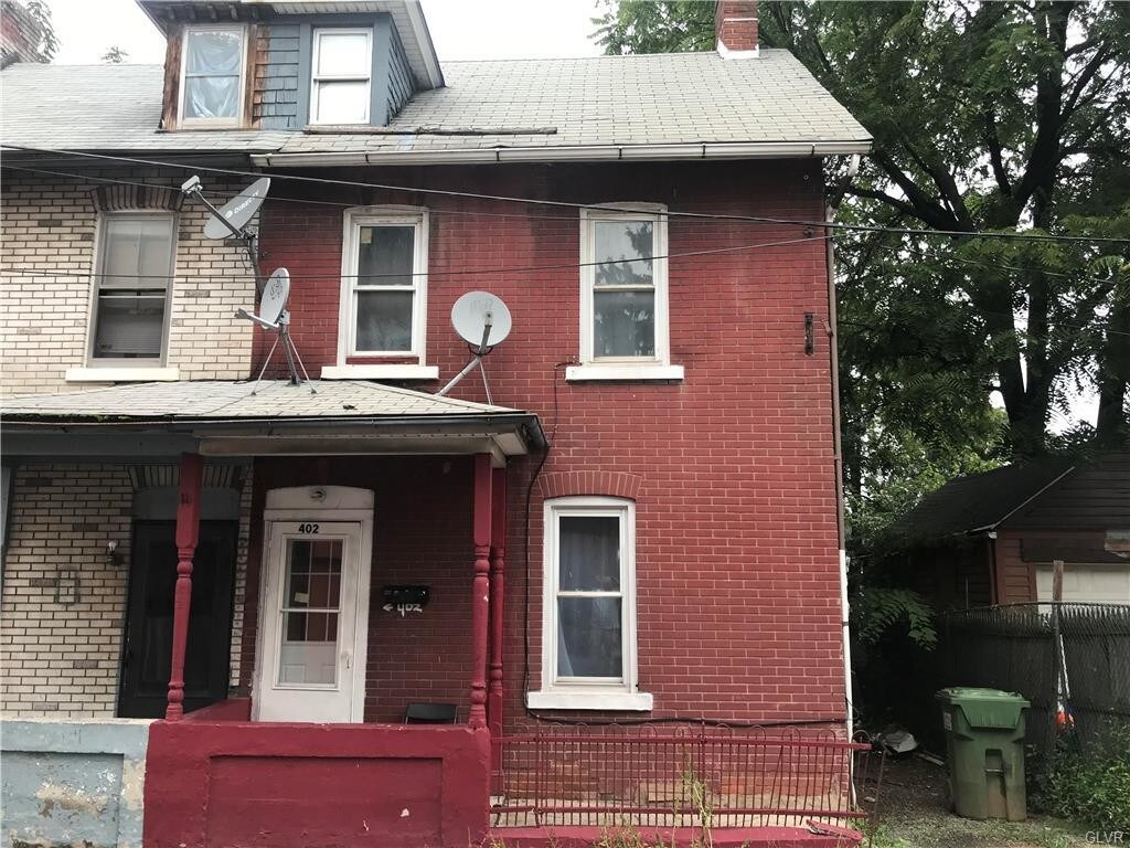 Primary Photo - 402 Sheets St