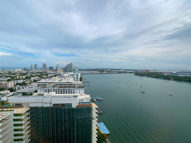 Foto del edificio - 1330 West Ave