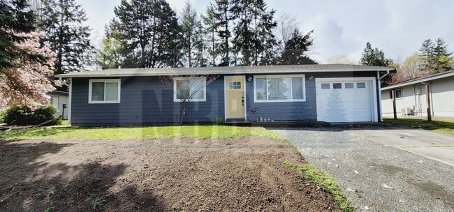 Building Photo - Stunning House in North Tacoma!