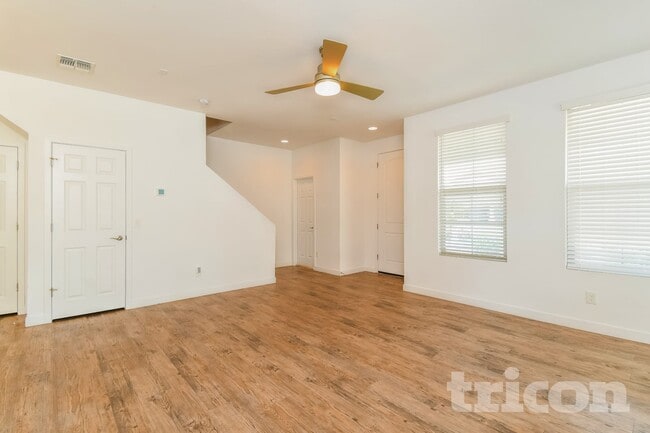 Building Photo - 4804 S Mole