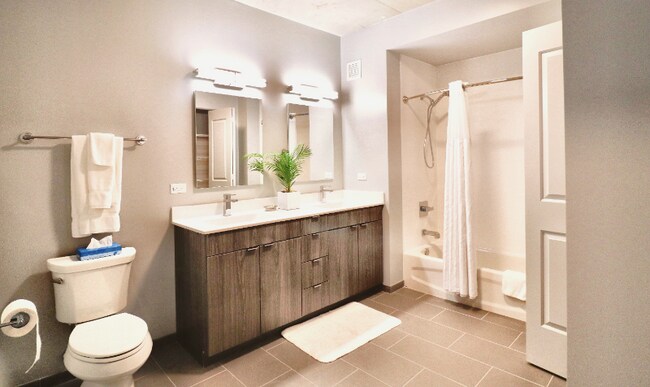 Foto del edificio - 1001 W Addison St