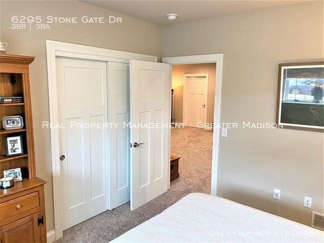 Building Photo - 6295 Stone Gate Dr