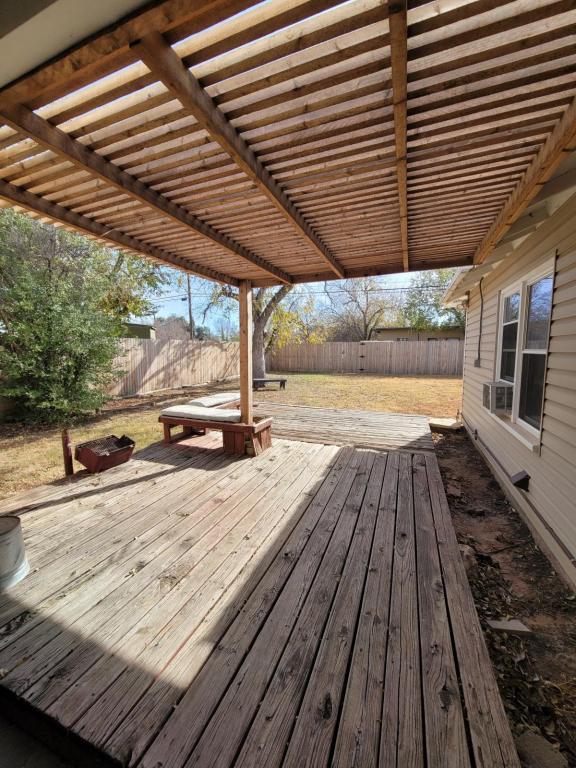 Building Photo - 1405 W Tennesee Ave