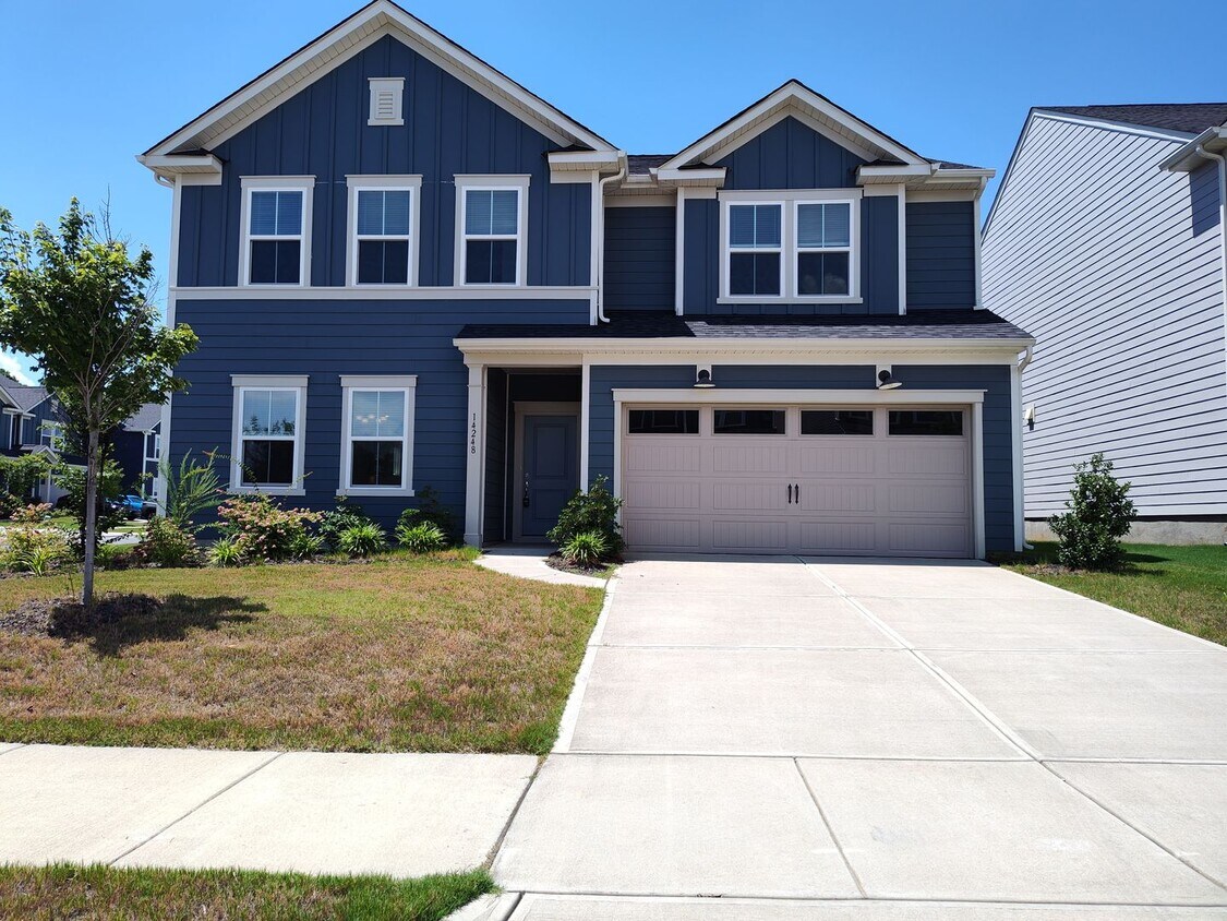 Primary Photo - Move-in Ready home Located in The Parkside...