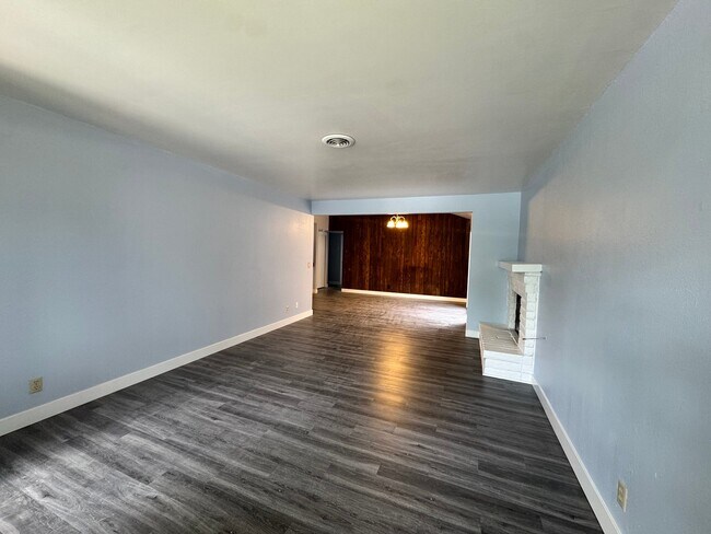 Foto del edificio - 7440 Tierra Way